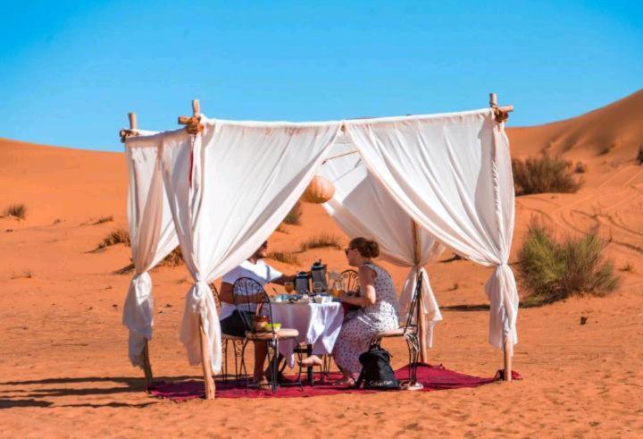 Merzouga Luxury Camp Bagian luar foto