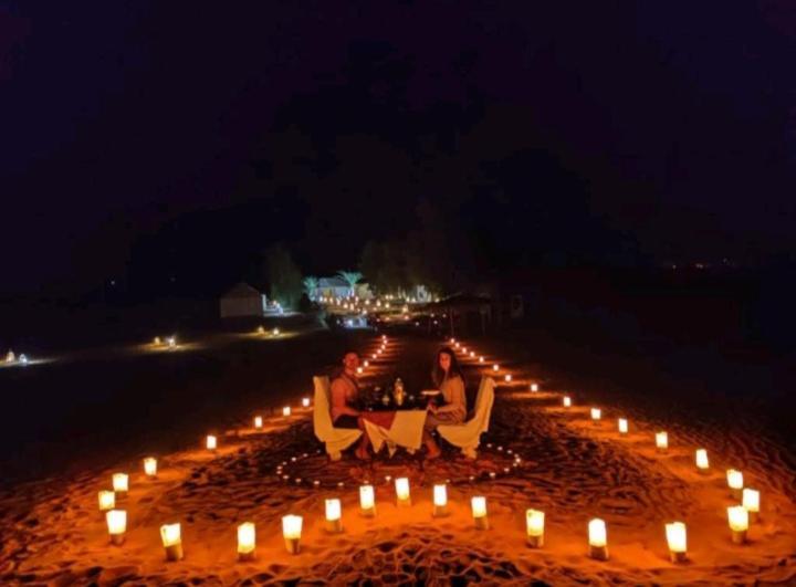 Merzouga Luxury Camp Bagian luar foto