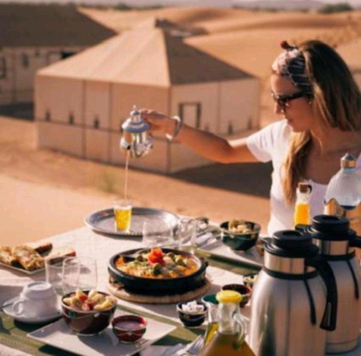 Merzouga Luxury Camp Bagian luar foto